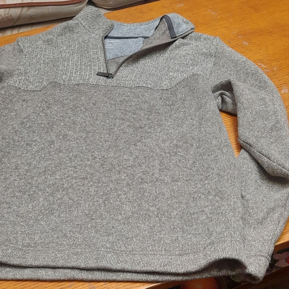 Van Heusen pullover size small